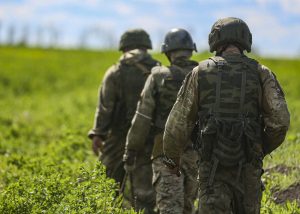 Rat u Ukrajini: Evakuisani vojnici iz Azovstala, akcija još uvek traje; Putin tvrdi da za sada “nema problema sa Finskom i Švedskom”; nastavljene žestoke borbe na istoku Ukrajine