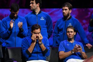 (FOTO) Ostavi suze za kraj: Federer odigrao poslednji meč u karijeri