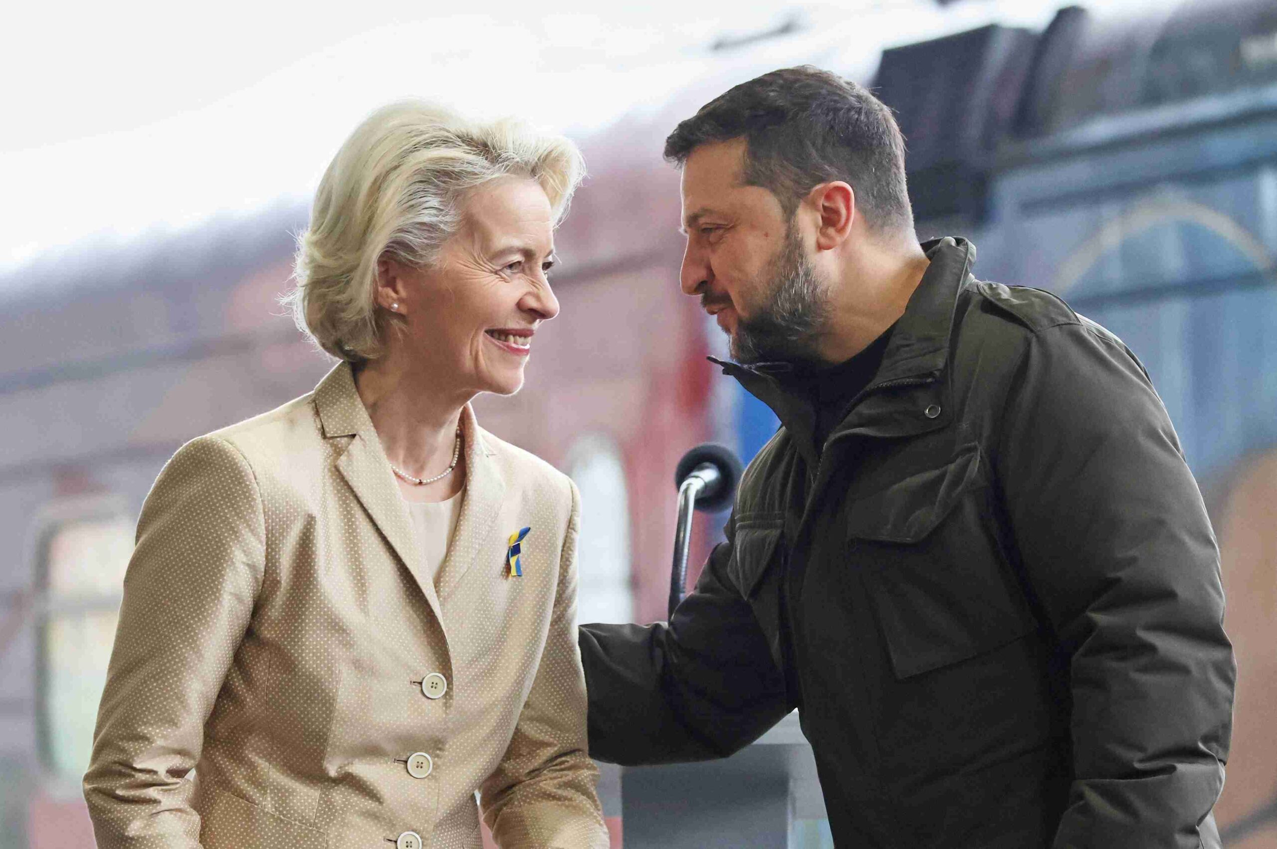 Ursula von der Leyen, President of the European Commission, went to Kiev, in Ukraine, where she met with Volodymyr Zelenskyy
