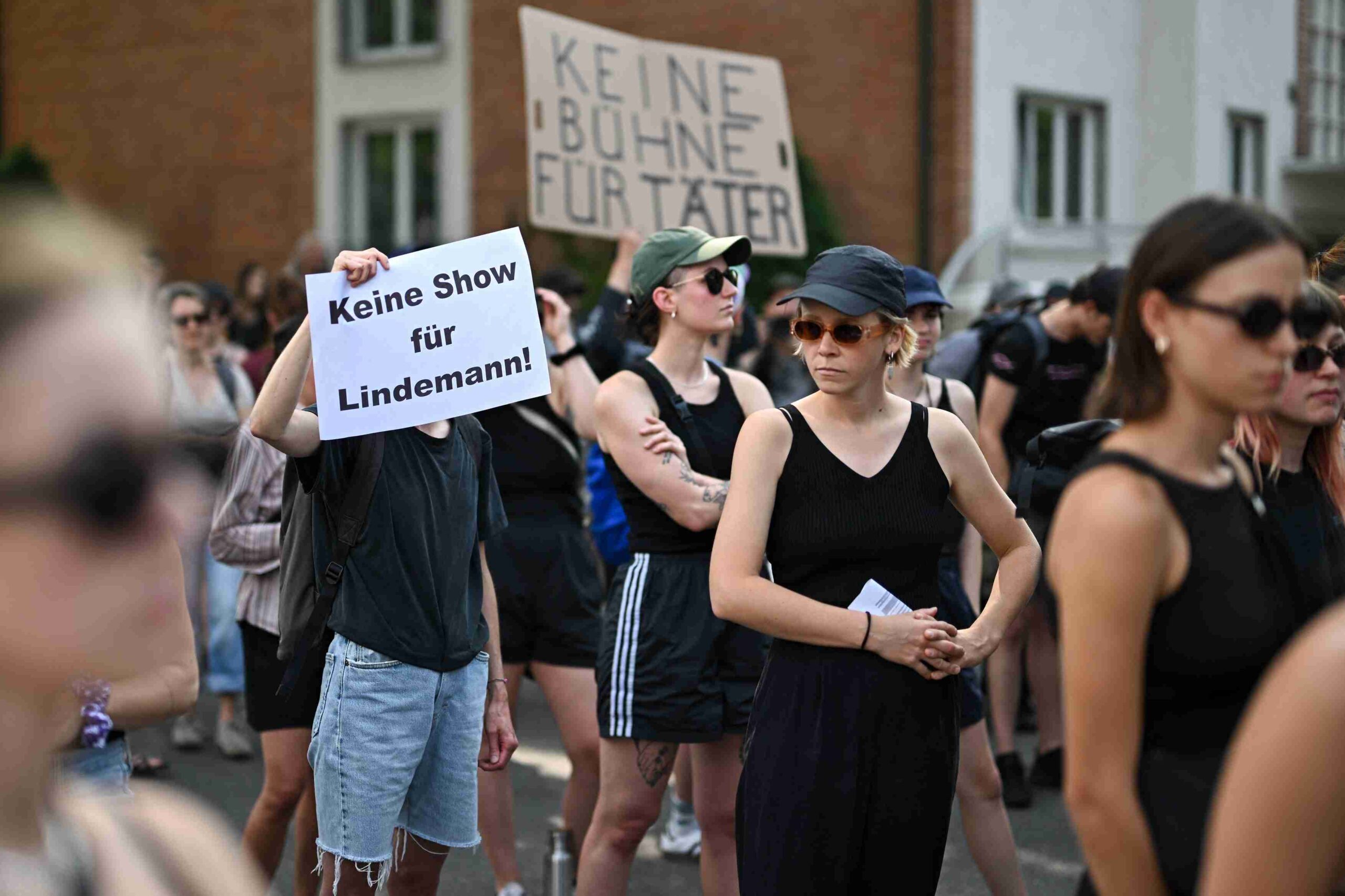 Protest protiv održavanja Ramštajnovog koncerta