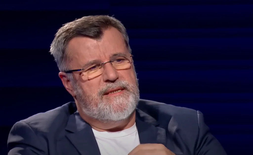 Veran Matić napadnut ispred Skupštine Srbije