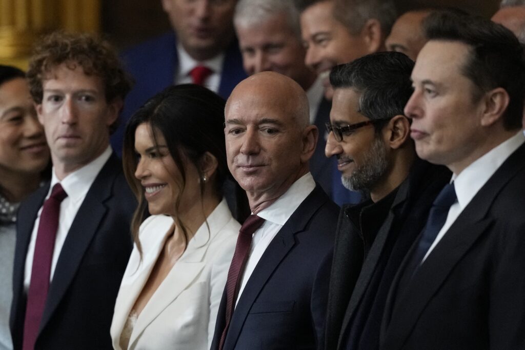 Džef Bezos pregovara o kupovini udela u Liverpulu: Klub sa Enfilda vredniji od Mančester Junajteda?
