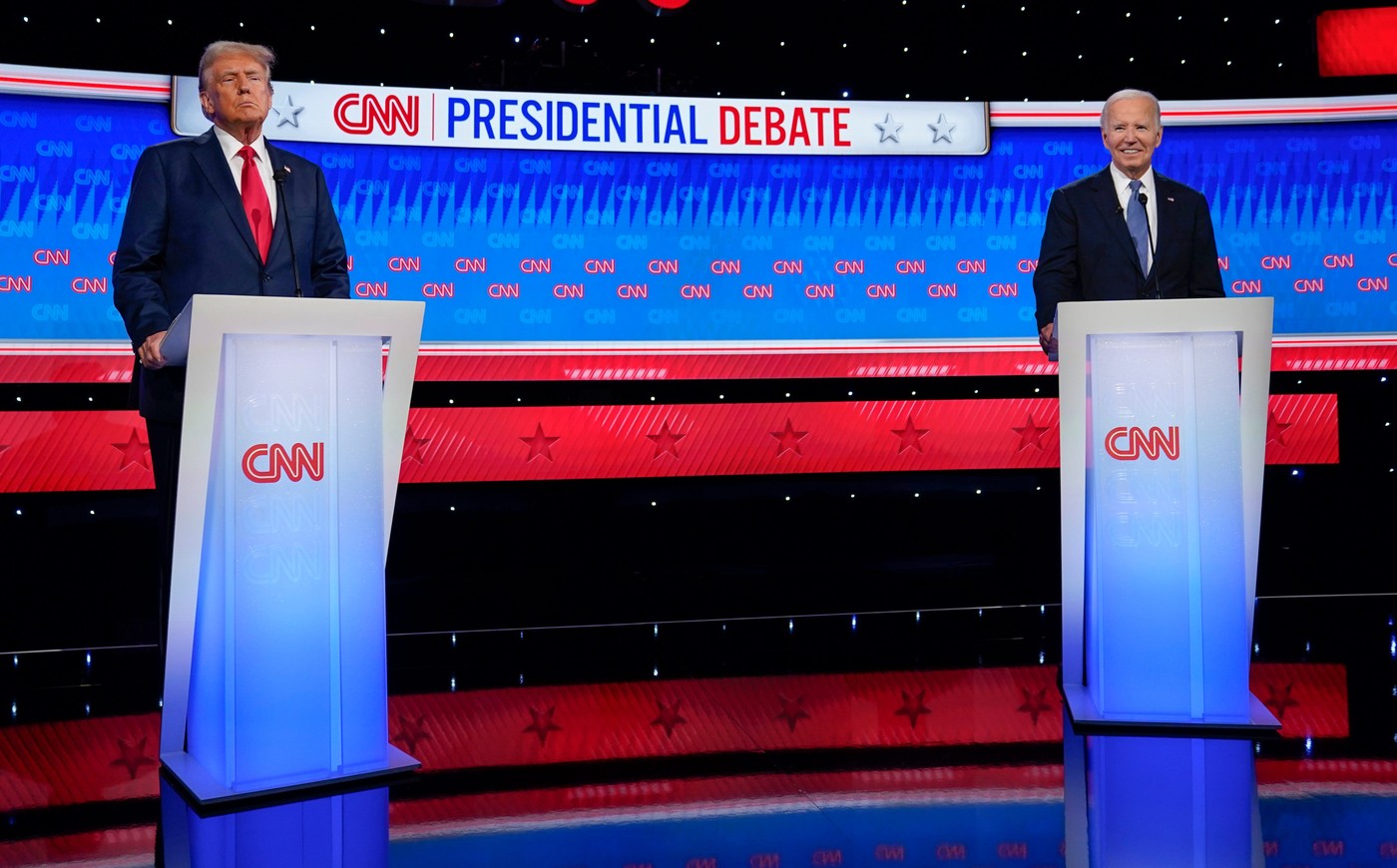 President Joe Biden and former President Donald Trump, left, during the debate at CNN's studios in Atlanta on Jun 27, 2024. CNN Anchors Jake Tapper and Dana Bash are moderators of the debate.,Image: 1001512061, License: Rights-managed, Restrictions: *** Worldwide Rights Except China, Finland, Germany, Hong Kong, Macau, and Taiwan *** No sales outside your territory. No 3rd parties. No redistribution ***, Model Release: no, Credit line: USA TODAY / ddp USA / Profimedia