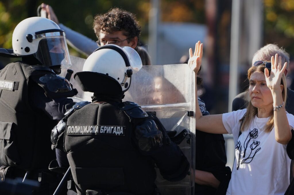 Izveštaj: Tokom prošle godine uočen sistemski obrazac nasilja policije prema mladima na protestima