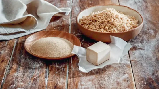 Kvasac na stolu - yeast on the table