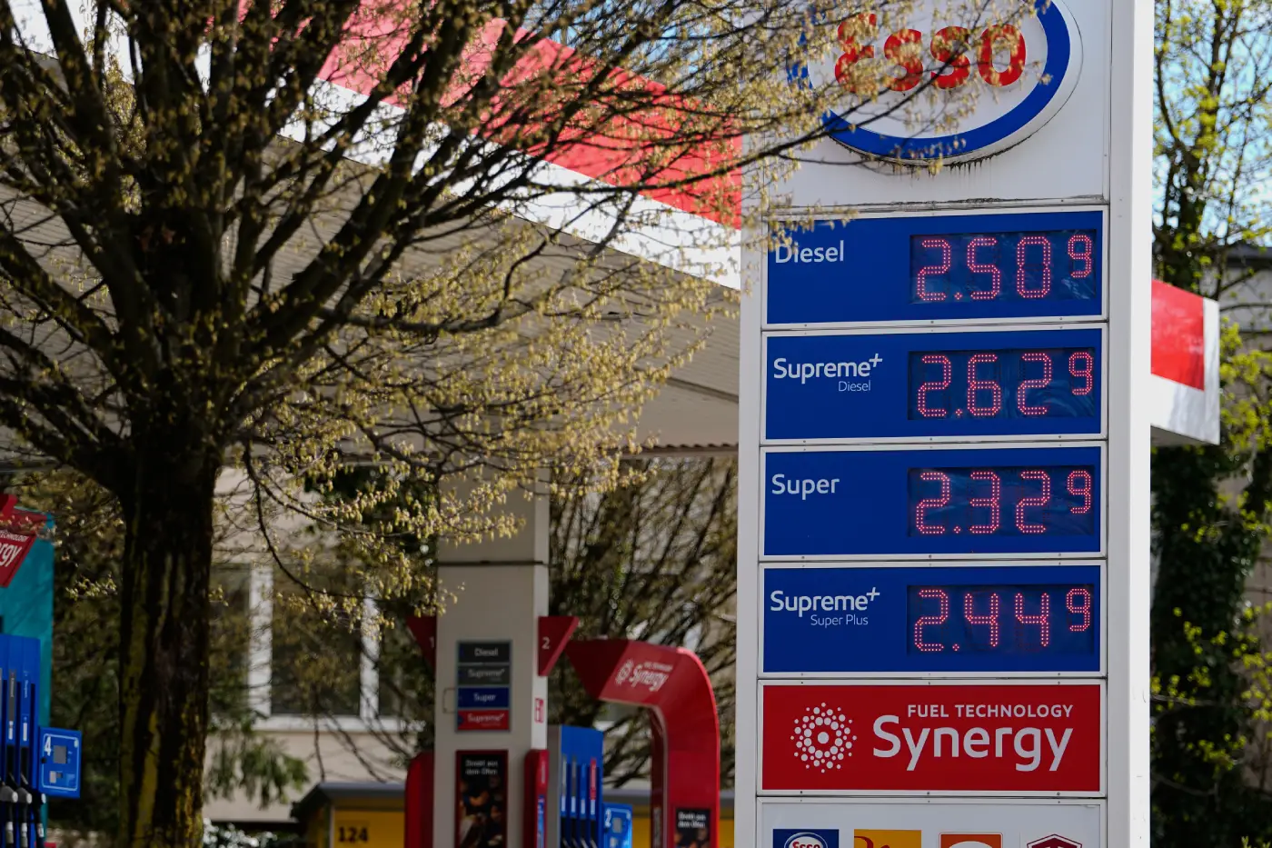 Porez na ekstraprofit energetskih kompanija zbog rata na Bliskom istoku inicijativa pet država EU