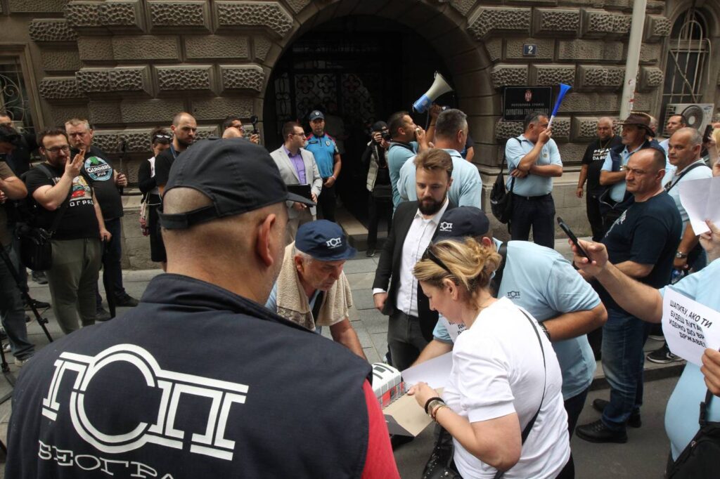 Protest radnika GSP-a: Zahtevi će biti uručeni Vla