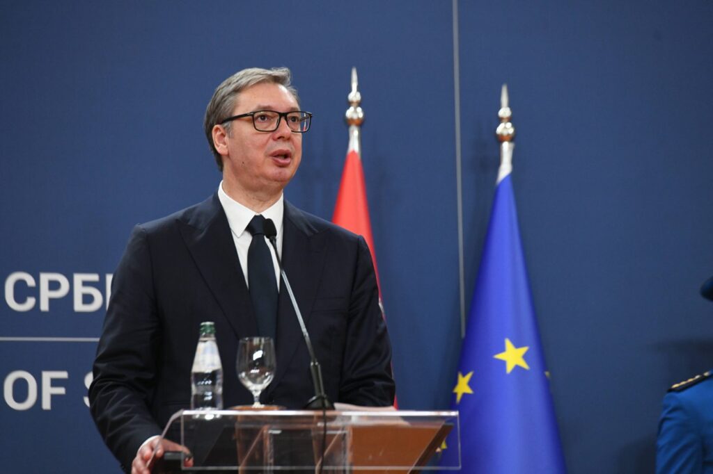 Vučić: Dajem ostavku za tri-četiri meseca, možda r
