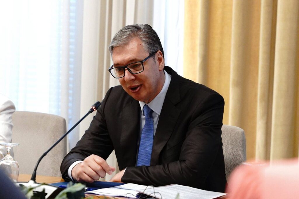 Na email VJT navodno stigle pretnje Vučiću i Stefanoviću