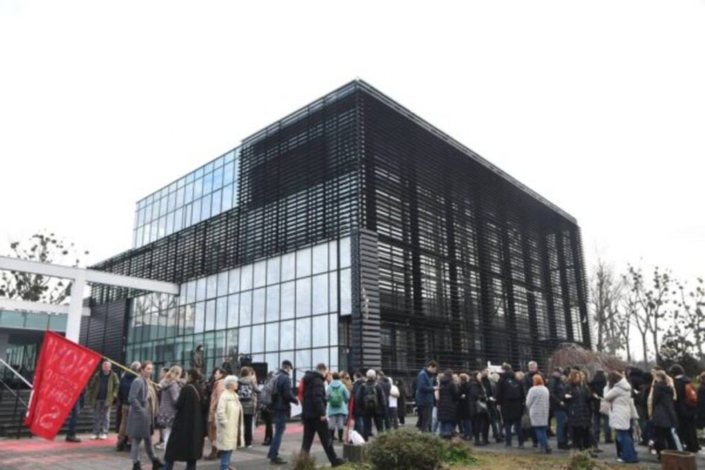 Sindikati fakulteta u Novom Sadu pozvali na okupljanje ispred Rektorata povodom izbora profesora Mihića