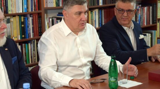 Donja Lastva, 9.07.2026. - Predsjednik Hrvatske Zoran Milanovic na sastanku s predstavnicima Hrvata u Crnoj Gori, danas u Domu kulture