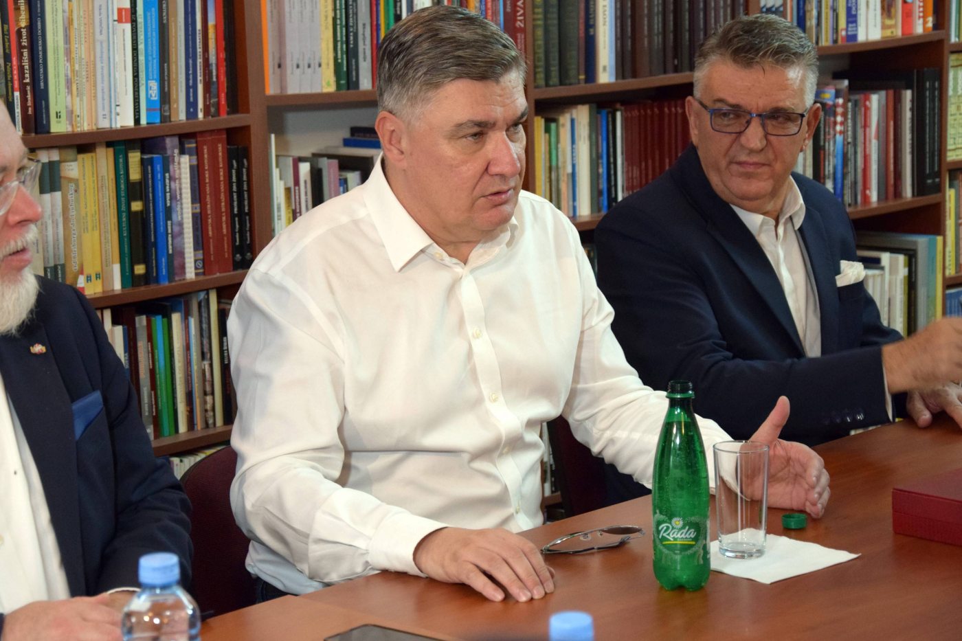 Donja Lastva, 9.07.2026. - Predsjednik Hrvatske Zoran Milanovic na sastanku s predstavnicima Hrvata u Crnoj Gori, danas u Domu kulture