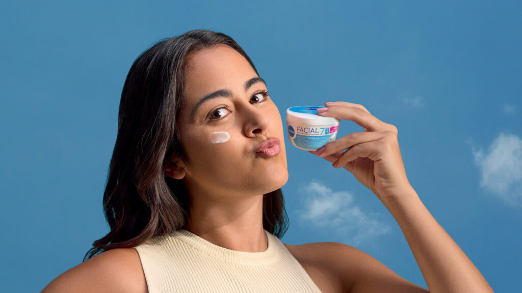 100% hidratacije, 0% masnog sloja na koži: NIVEA FACIAL – ultra lagana hidratantna nega za sve potrebe kože
