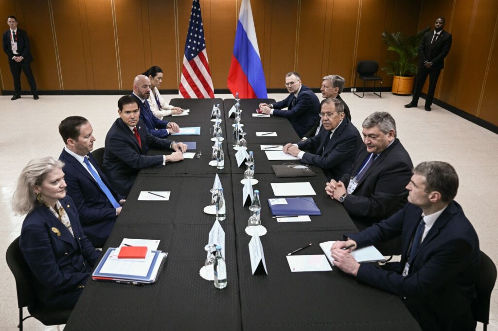 Rubio i Lavrov se sastali u Manili: Razgovarali o potrebi da se okonča rat između Rusije i Ukrajine