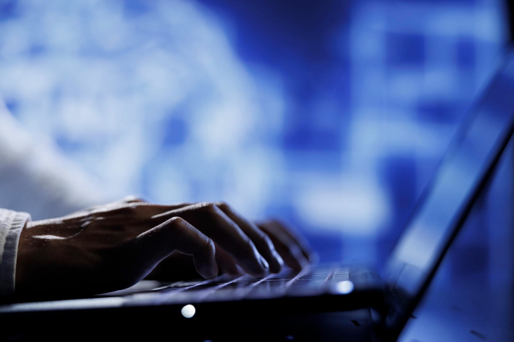 Pobednici SheSafe Online hakatona razvili rešenja za skriveno praćenje i rizične poruke