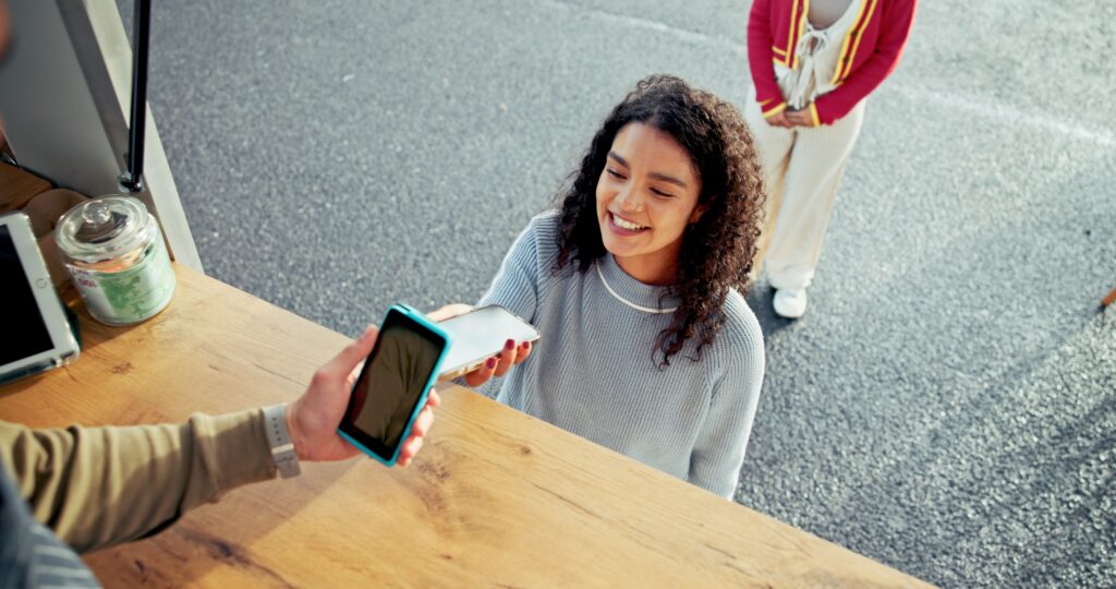 Visa pretvara telefon u modernu kasu za mala preduzeća širom sveta