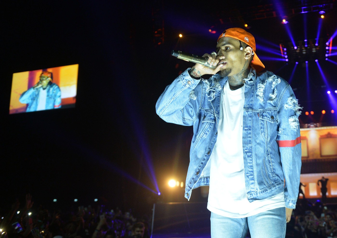Chris Brown performs onstage in Paris 2016,Image: 1010521976, License: Rights-managed, Restrictions: Usage restrictions: Advertising and promotion,Commercial electronic,Consumer goods,Direct mail and brochures,Indoor display,Internal business usage,Personal use, Model Release: yes , Credit line: ALL ACCESS / Alamy / Profimedia