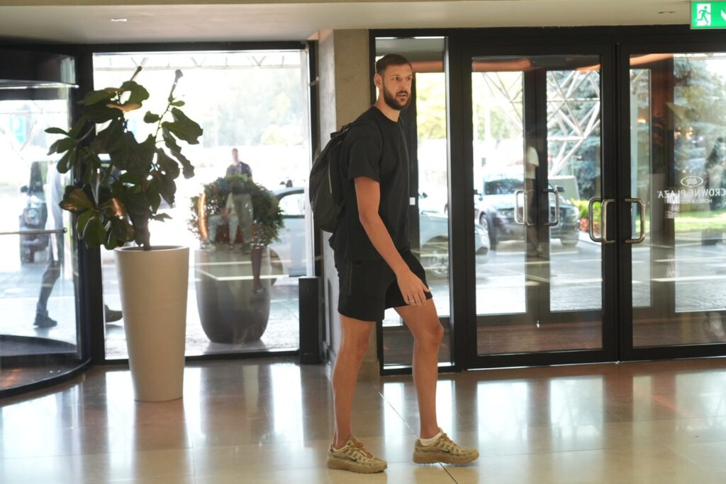 Uhapšen košarkaš Uroš Plavšić: Osumnjičen da je preskočio ogradu VMA i napao pripadnika obezbeđenja